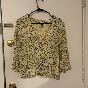 DIVIDED/ H&M Cute Yellow Floral Peplum Style Blouse